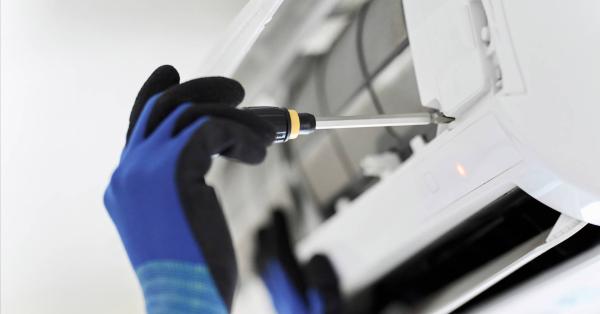 Technicien frigoriste pour intervention en urgence sur système de chauffage défaillant à La Teste-de-Buch
